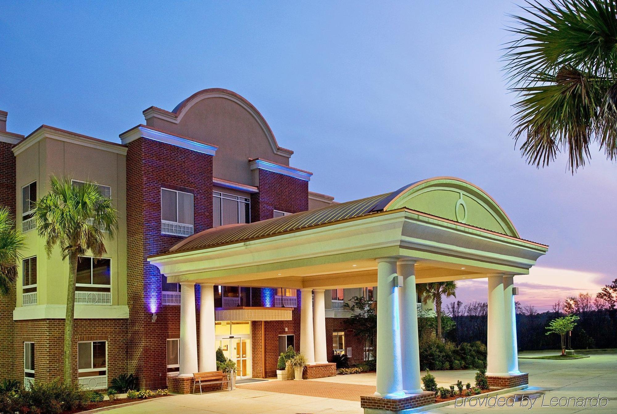 Holiday Inn Express Hotel & Suites Lucedale By Ihg Dış mekan fotoğraf